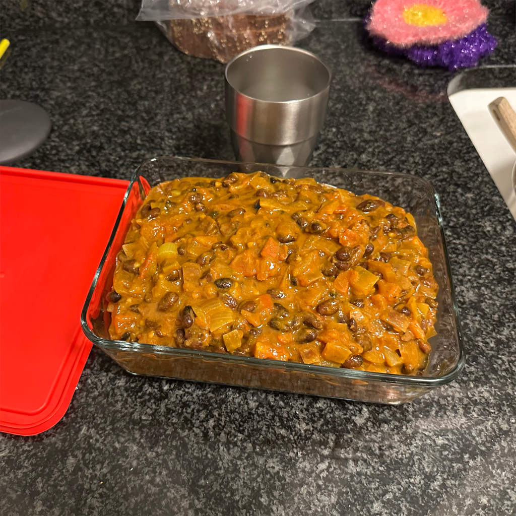 Black beans in red gravy